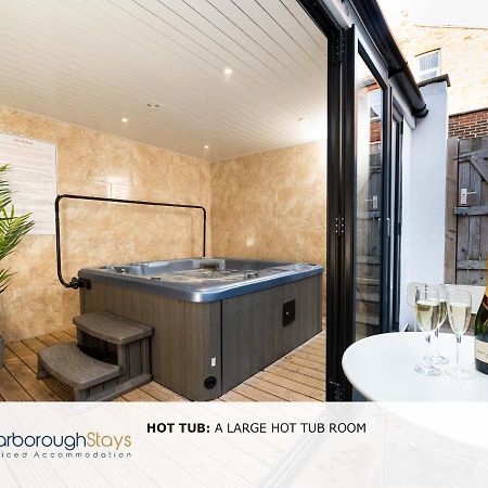 Scarborough Stays - Luxury Townhouse Ideal For Large Groups - Hot Tub Dış mekan fotoğraf